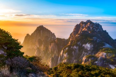 Huangshan Dağı 'nın güzel doğal manzarası.