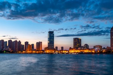 Çin 'deki Qingdao şehir manzarası.