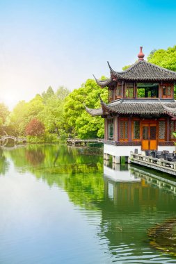 Hangzho 'daki Batı Gölü' nün Güzel Manzarası