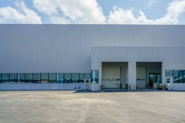 Modern fabrika binaları ve lojistik deposu