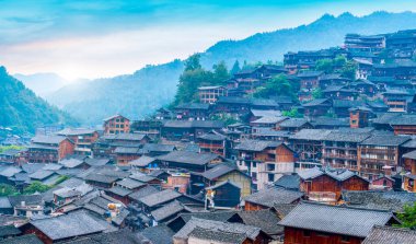 Guizhou 'daki Miao köyü, Chin.