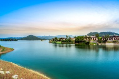 Hangzho 'daki Qiandao Gölü Doğal Manzara ve Göl Manzarası