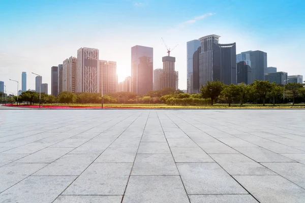 Gratte Ciel Urbains Avec Carrelage Carré Vide — Photo