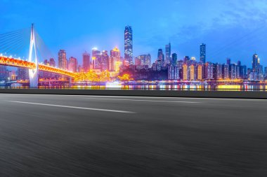Yol Zemini ve Kentsel Skyline Mimarisi