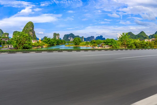 Blue Sky Road Surface Landscape Scenery — Stock Photo, Image