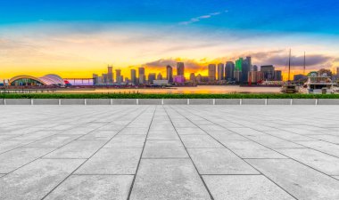 Prospect Meydanı Tuğla Ofis Binası