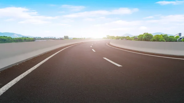 道路舗装と景観の自然景観 — ストック写真