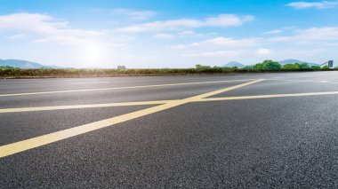 Landscap 'ın Yol Asfaltlama ve Doğal Manzarası