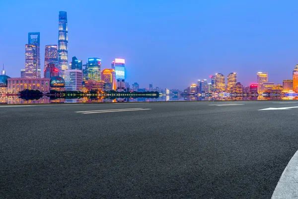 Camino Asfalto Vacío Largo Edificios Comerciales Modernos China —  Fotos de Stock