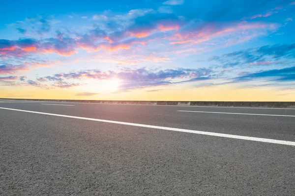 Асфальтовая Дорога Sky Highway Красивые Пейзажи Заката — стоковое фото