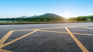 Landscap 'ın Yol Asfaltlama ve Doğal Manzarası