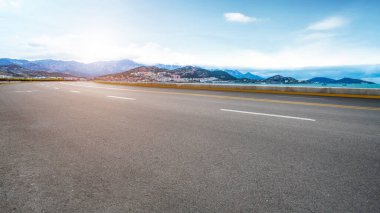 Landscap 'ın Yol Asfaltlama ve Doğal Manzarası