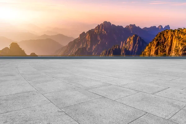 Empty Plaza Floor Bricks Beautiful Natural Landscape — Stock Photo, Image