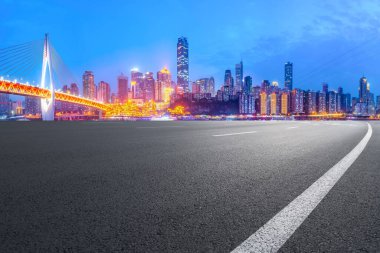 Yol Zemini ve Kentsel Skyline Mimarisi
