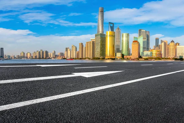 Camino Asfalto Vacío Largo Edificios Comerciales Modernos China —  Fotos de Stock