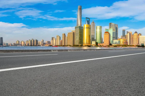 Camino Asfalto Vacío Largo Edificios Comerciales Modernos China —  Fotos de Stock