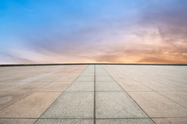 Baldosas Cuadradas Vacías Hermosos Paisajes Del Cielo —  Fotos de Stock