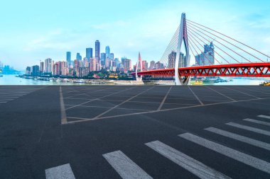 Yol Zemini ve Kentsel Skyline Mimarisi