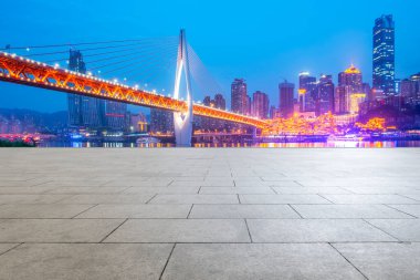 Yol Zemini ve Kentsel Skyline Mimarisi