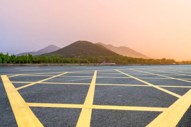 Landscap 'ın Yol Asfaltlama ve Doğal Manzarası