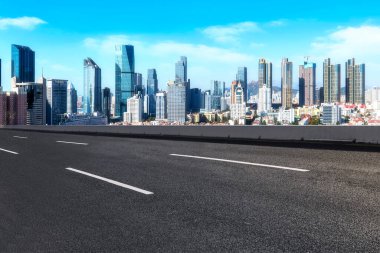 Yol Zemini ve Kentsel Skyline Mimarisi