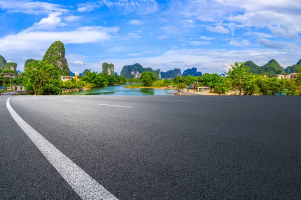 Blue Sky Road Surface Landscape Scenery — Stock Photo, Image