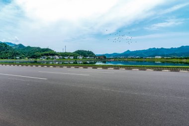 Yol Zemini ve Doğal Yeryüzeyi