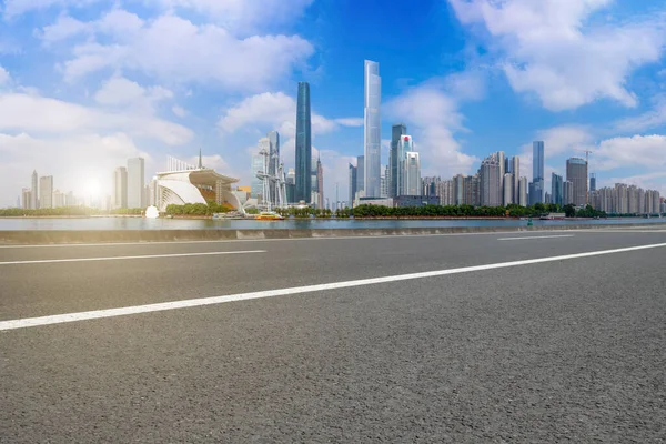 Camino Pavimento Edificios Ciudad Guangzhou Horizonte — Foto de Stock