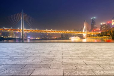 Yol Zemini ve Kentsel Skyline Mimarisi