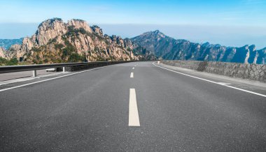 Air Tar Karayolu Meydanı ve Doğal Landscap