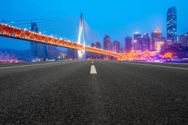 Yol Zemini ve Kentsel Skyline Mimarisi