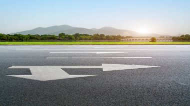 Landscap 'ın Yol Asfaltlama ve Doğal Manzarası