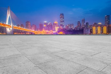 Yol Zemini ve Kentsel Skyline Mimarisi