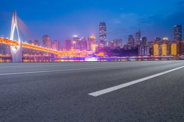 Yol Zemini ve Kentsel Skyline Mimarisi