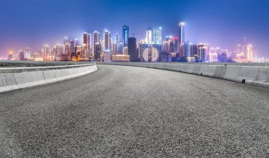 Yol Zemini ve Kentsel Skyline Mimarisi