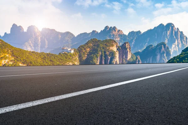 Otoyol ve Güzel Doğal Yerleşim Alanı