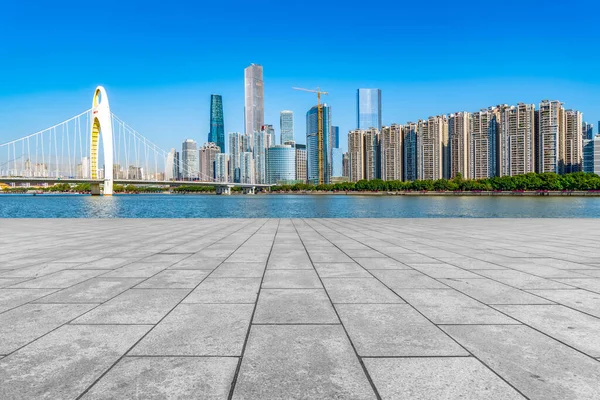 Utsikter För Tomma Fyrkantiga Golvplattor Guangzhou Urban — Stockfoto