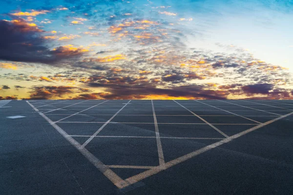 Sky Highway Asphalt Road Και Όμορφο Τοπίο Ηλιοβασιλέματος Ουρανό — Φωτογραφία Αρχείου