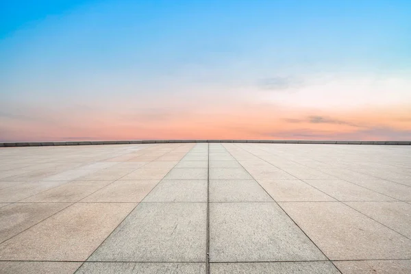 Baldosas Cuadradas Vacías Hermosos Paisajes Del Cielo —  Fotos de Stock