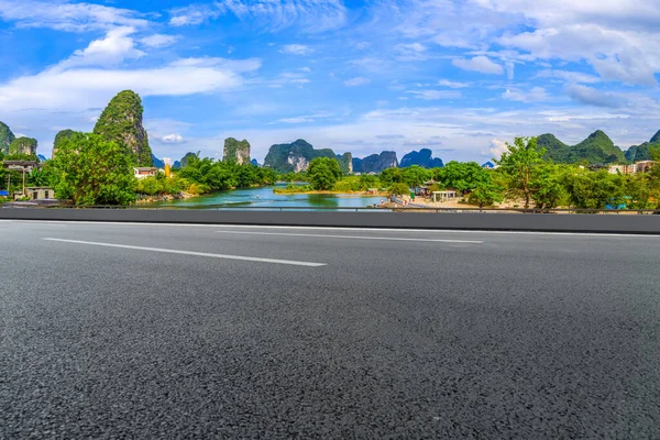 Blue Sky Road Surface Landscape Scenery — Stock Photo, Image