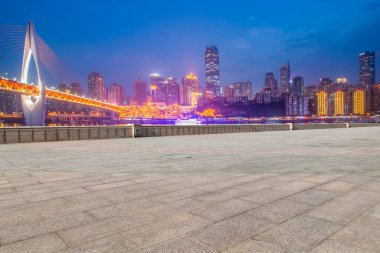 Yol Zemini ve Kentsel Skyline Mimarisi