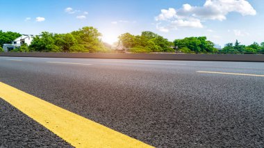 Landscap 'ın Yol Asfaltlama ve Doğal Manzarası
