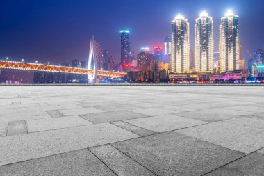 Yol Zemini ve Kentsel Skyline Mimarisi