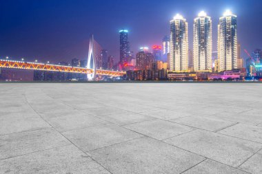 Yol Zemini ve Kentsel Skyline Mimarisi