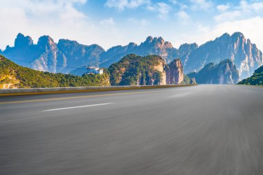 Otoyol ve Güzel Doğal Yerleşim Alanı