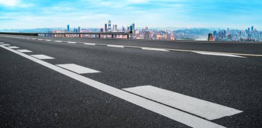 Yol Zemini ve Kentsel Skyline Mimarisi