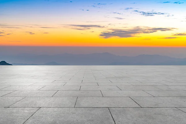 Empty Plaza Floor Bricks Beautiful Natural Landscape — Stock Photo, Image