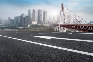 Yol Zemini ve Kentsel Skyline Mimarisi