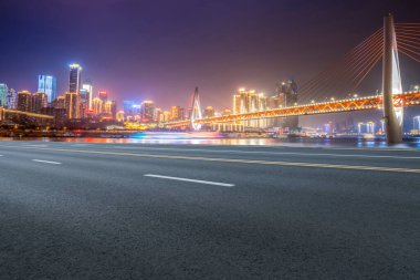 Yol Zemini ve Kentsel Skyline Mimarisi