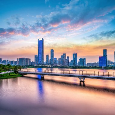 Shenzhen Fi 'de modern bina ve şehir silueti